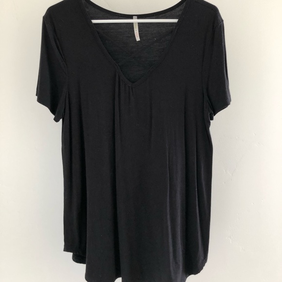 Criss-Cross Black Tee - Picture 2 of 3